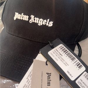 Palm angel hat
